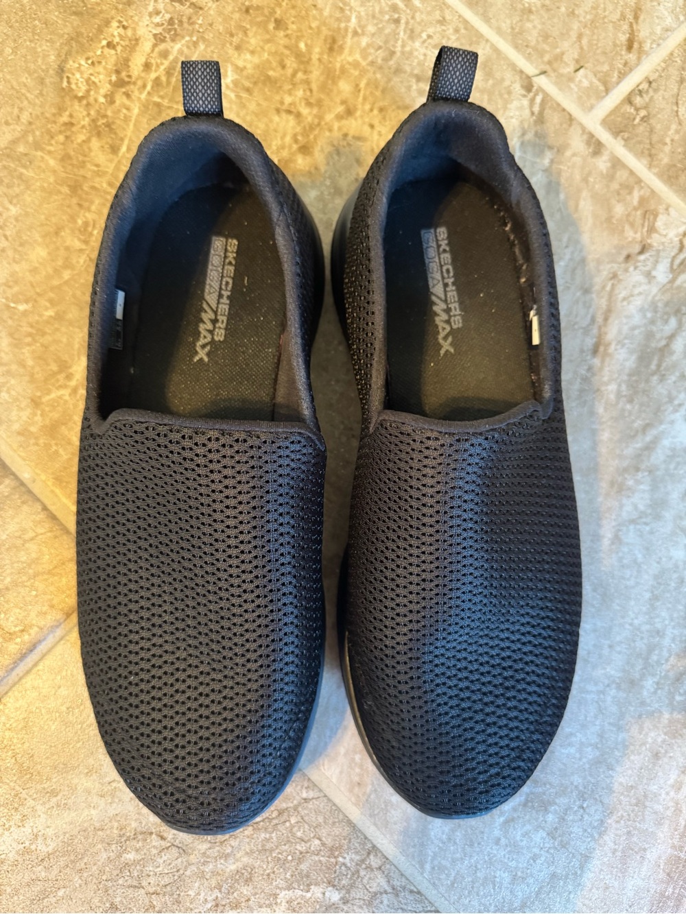 Skechers All-Black Slip-On Mesh Comfort Shoe Size 8 - Picture 2 of 6